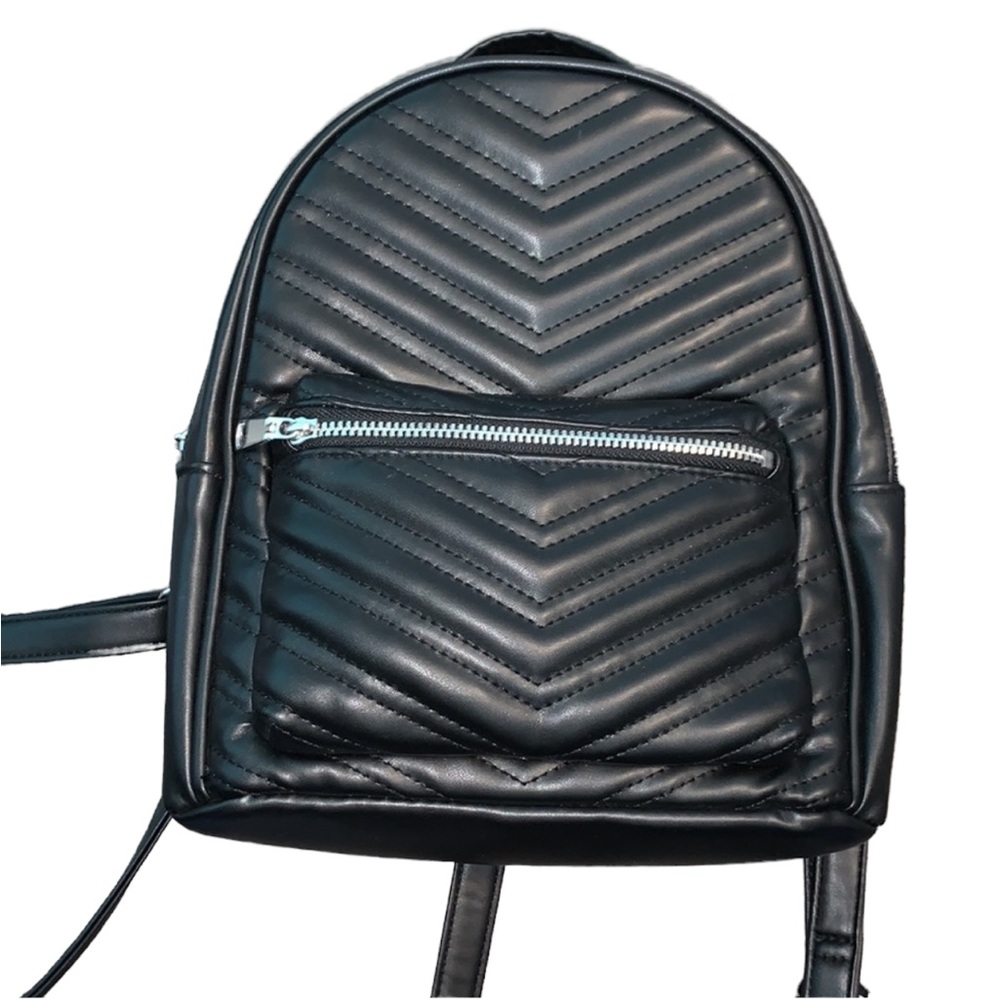 🔥⚡️FLASH SALE!!⚡️🔥 Little Black Backpack